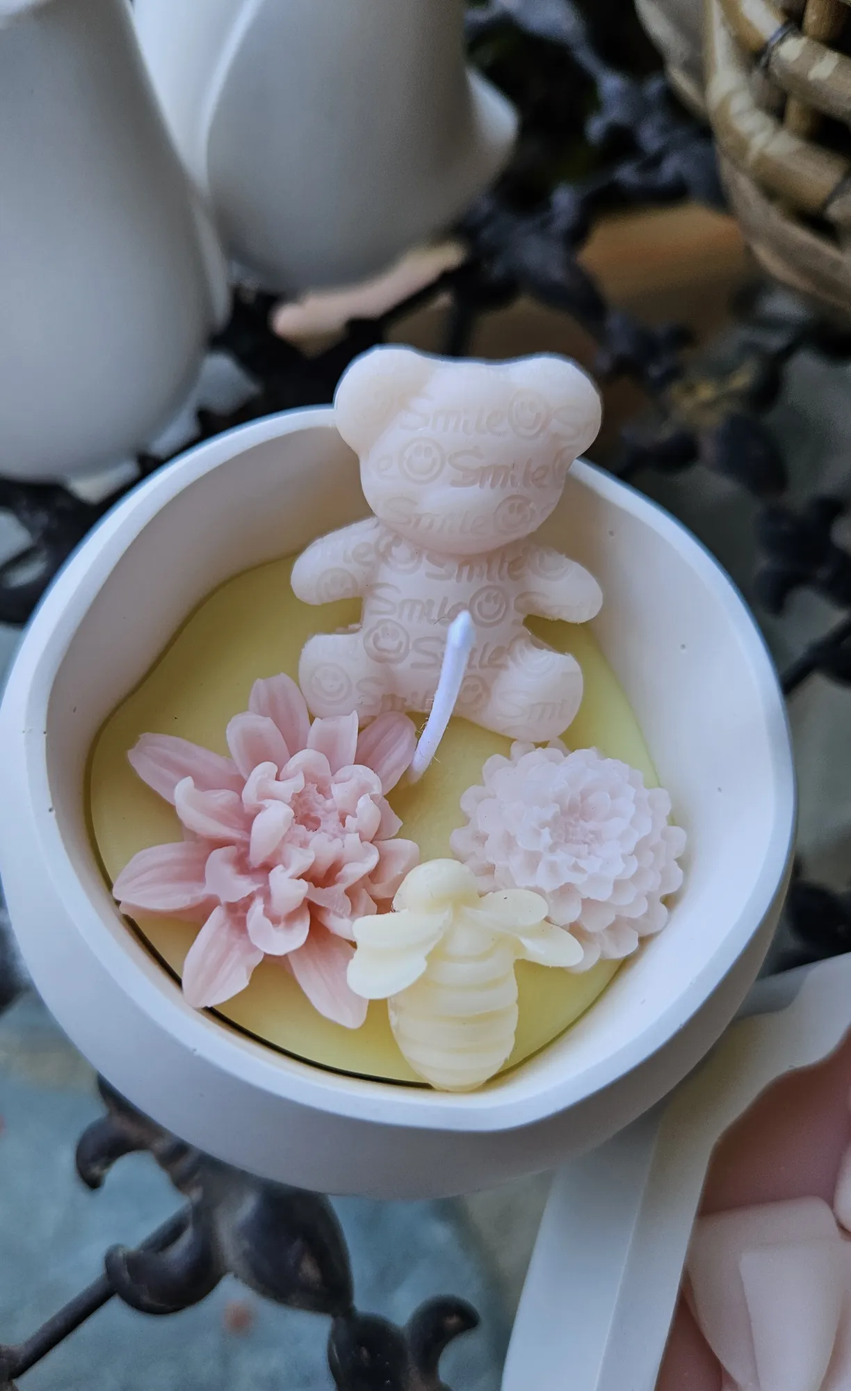 Kerze zur Geburt mit Bärchen und Blüten